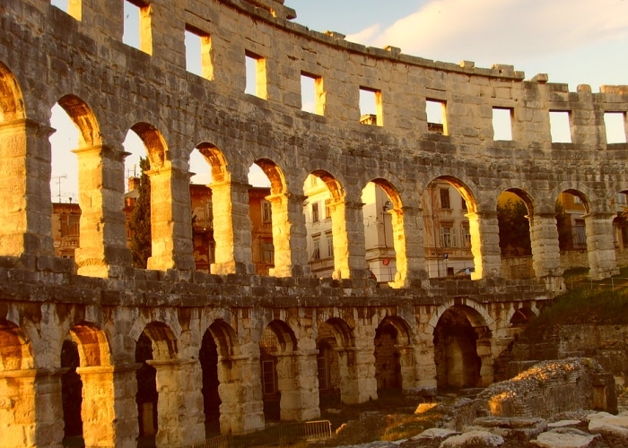 Amphithéâtre de Pula