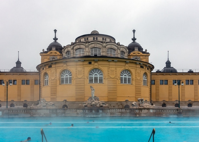 bains thermaux de Budapest