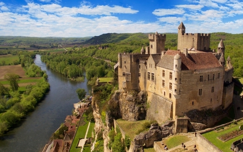 Château de Beynac - Châteaux de France