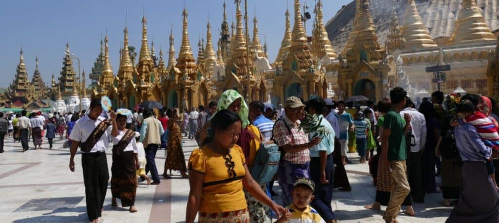 Guides touristiques au Myanmar