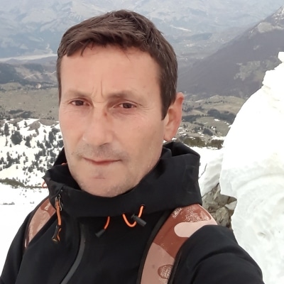 Gentjan Selamaj guide touristique en Albanie