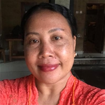 Gusti Ayutri Apti guide accompagnatrice de voyage à Bali