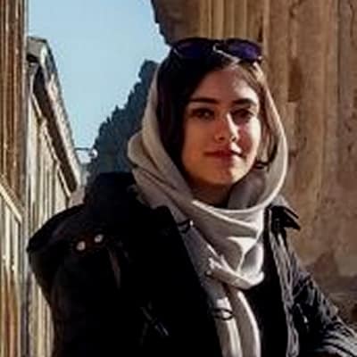 Mahdiyeh khorshidi guide accompagnatrice de voyage en Iran