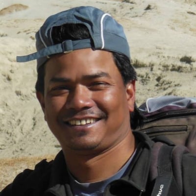 Chauhan Chhatra guide accompagnateur de voyage au Népal