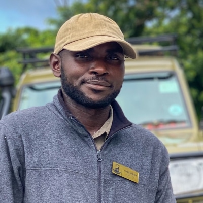 Amos Kaggwa guide touristique en Ouganda