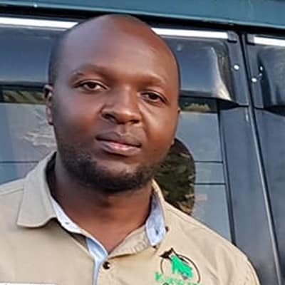 Godfrey Mfitumukiza guide accompagnateur de voyage en Ouganda