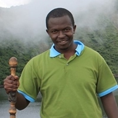 David Sande guide accompagnateur de voyage en Ouganda