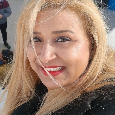 Yousra Barka guide accompagnatrice de voyage en Tunisie