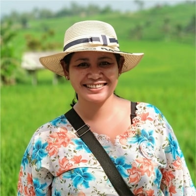 Ni Wayan Murniasih guide accompagnatrice de voyage à Bali