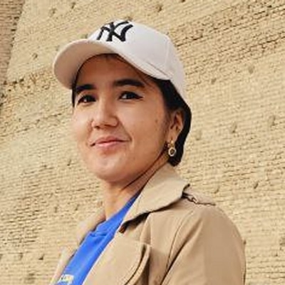 Sevara Yusufova guide accompagnatrice de voyage en Ouzbékistan