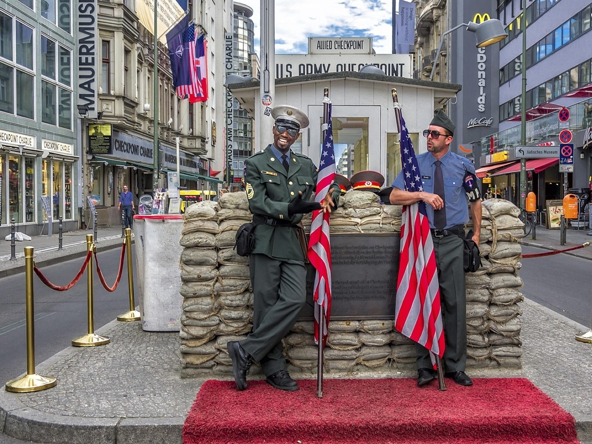 Checkpoint Charlie - Berlin